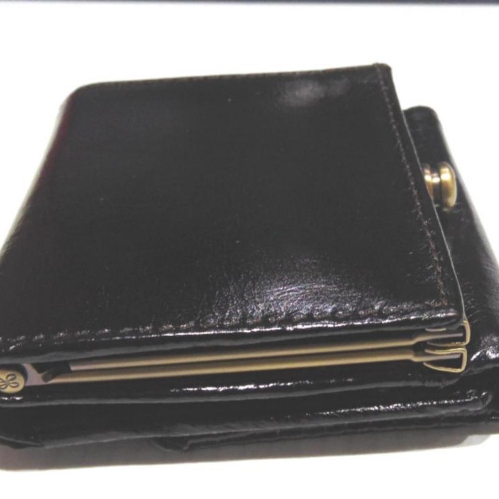 HOBO Gari Women’s Black Leather Trifold Wallet with Kiss Lock - Picture 4 of 9